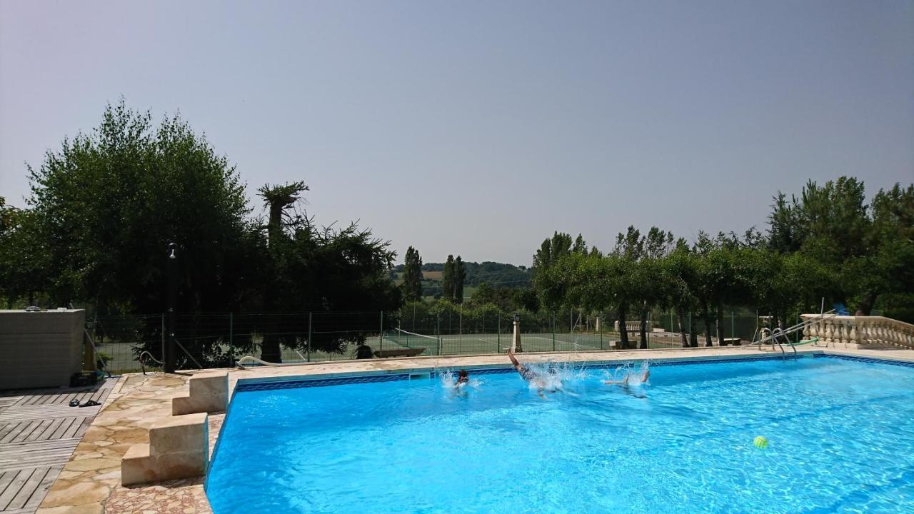 Paradise Challets And Camping Hotel Sarrecave Buitenkant foto