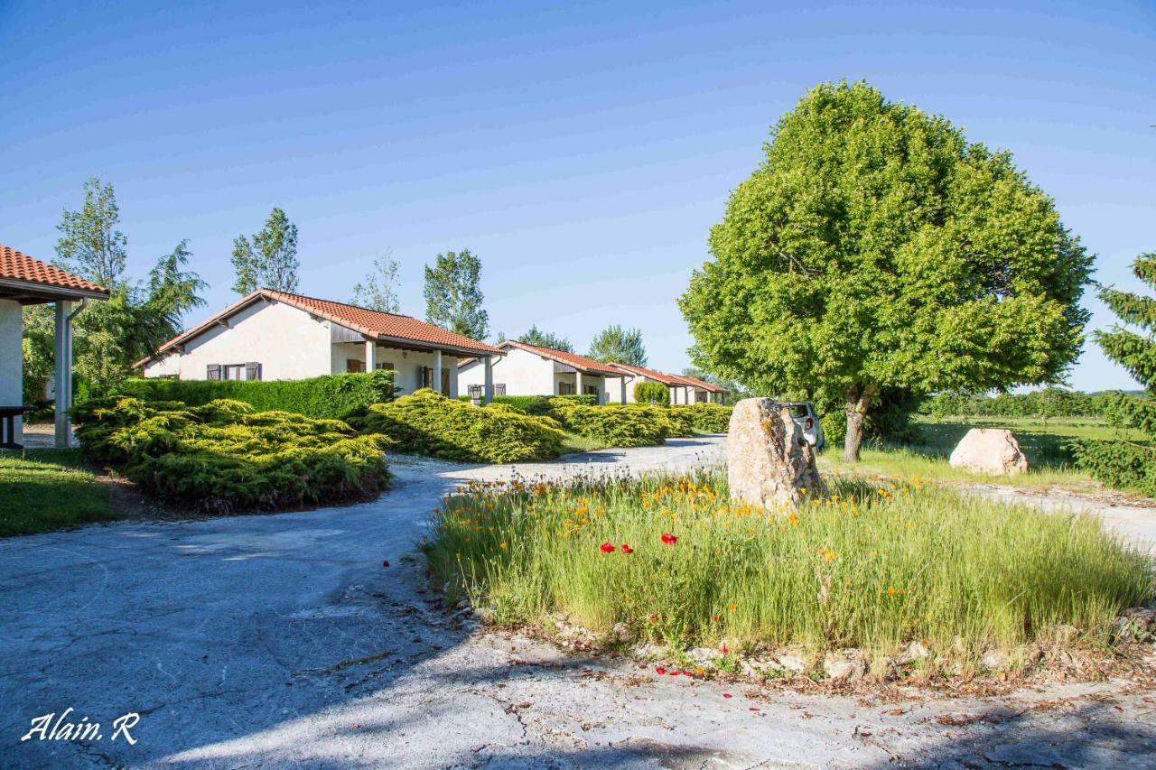 Paradise Challets And Camping Hotel Sarrecave Buitenkant foto