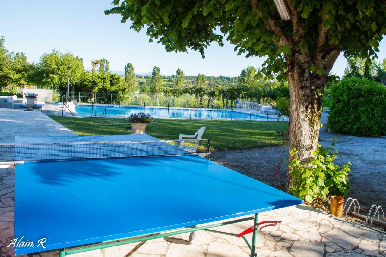 Paradise Challets And Camping Hotel Sarrecave Buitenkant foto